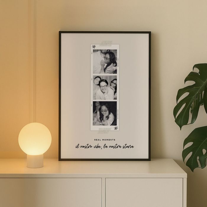 Poster Personalizzato con Strisce Fotografiche e Testo