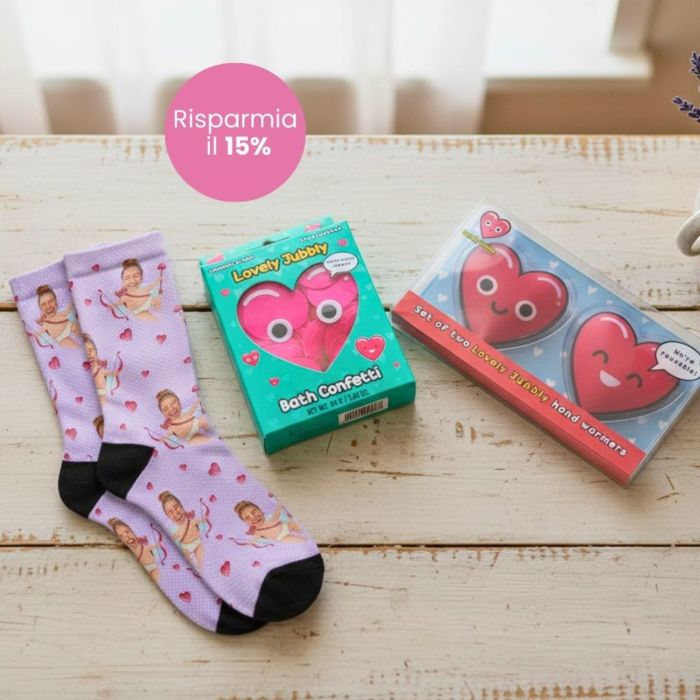Set regalo con calzini, scaldamani e coriandoli da bagno