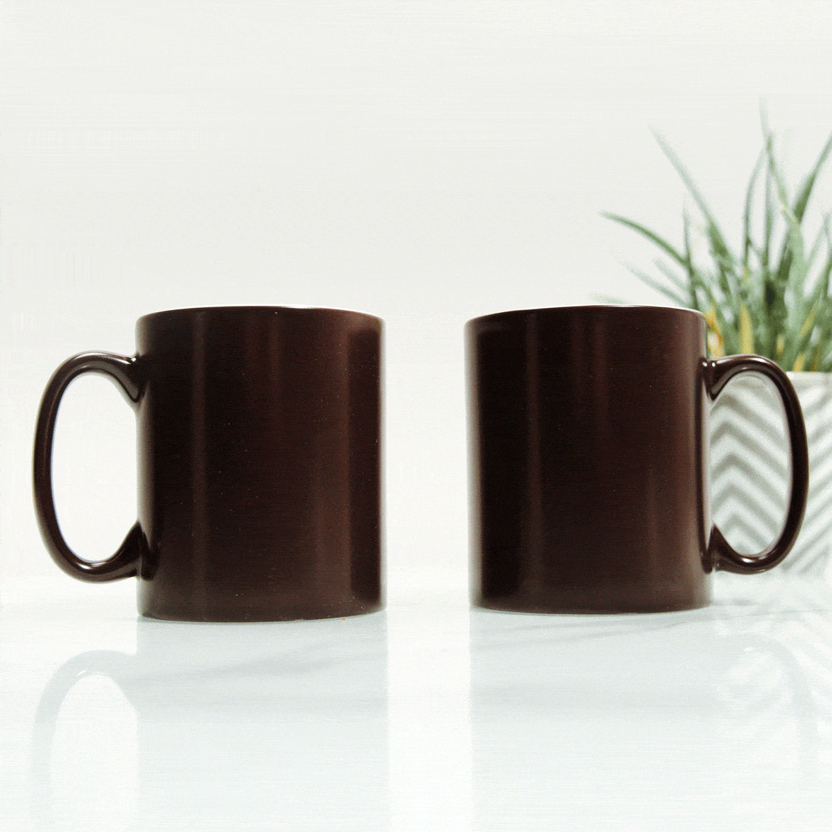 Tazza Personalizzata con Illustrazione di due Amiche